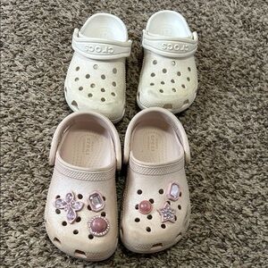 CROCS Kids' Beige and Pink Embellished Slippers